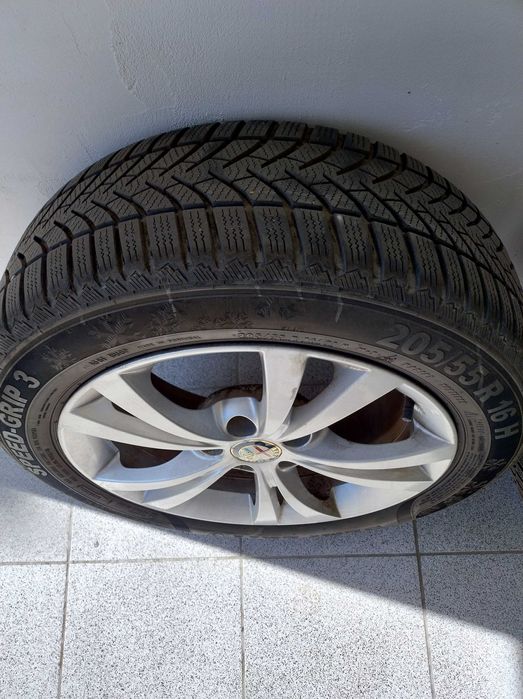 Felgi aluminiowe 16 - 5x110 z oponami zimowymi od Alfa Romeo Giulietta