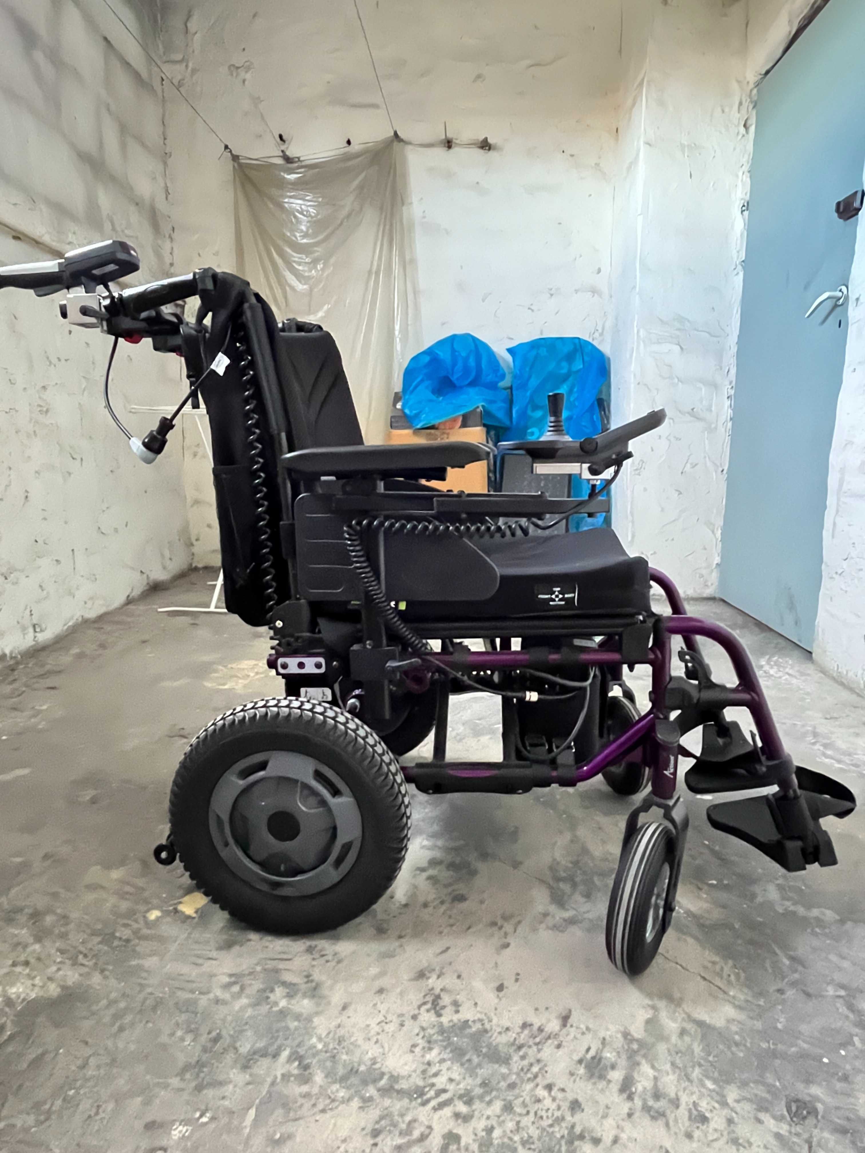 Wózek Invavcare Esprit e34z inwalidzki dla osób niepełnosprawnych
