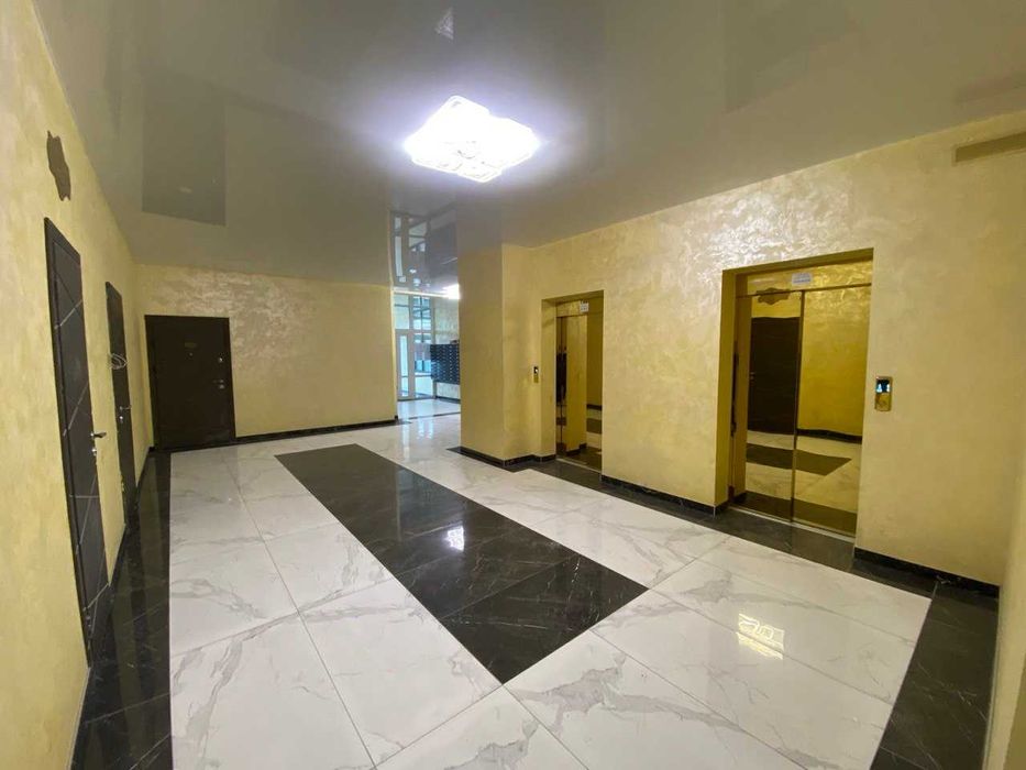 Продаж 2к.кв. перепланована на 3к. в ЖК Park Plaza, смт Чабани