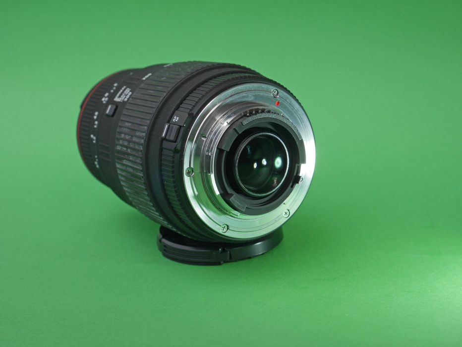 Obiektyw Sigma 70-300 mm f/4-5.6 APO DG Macro / Nikon F + filtr UV