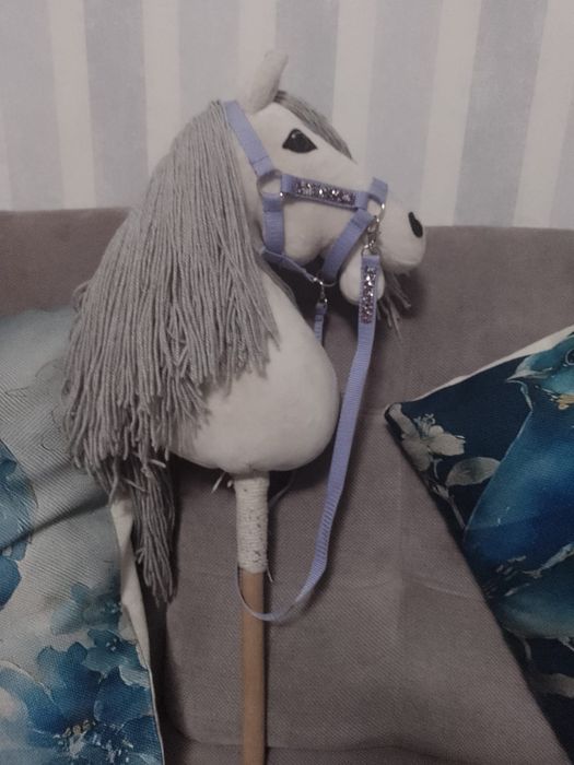 Hobby horse z kantarem,wodzami i derka