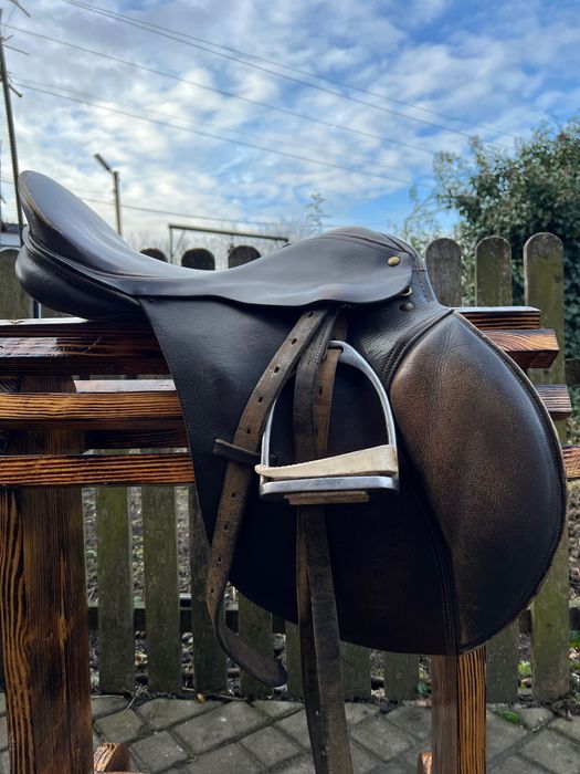 Продам сідло на коня
