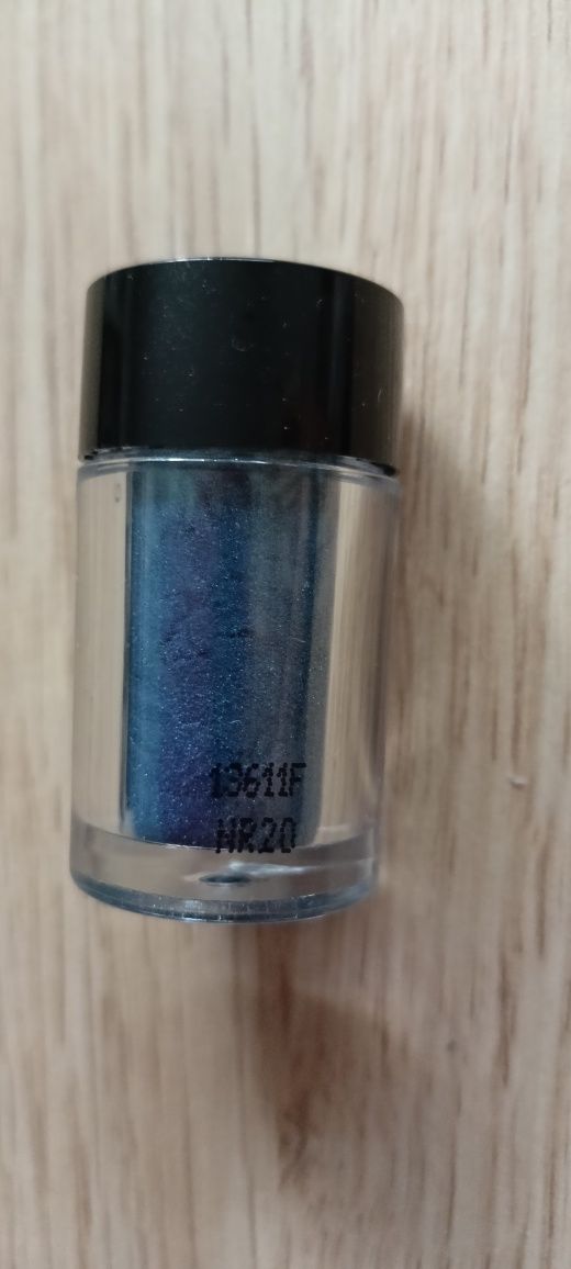 Nowy pigment Pierre Rene