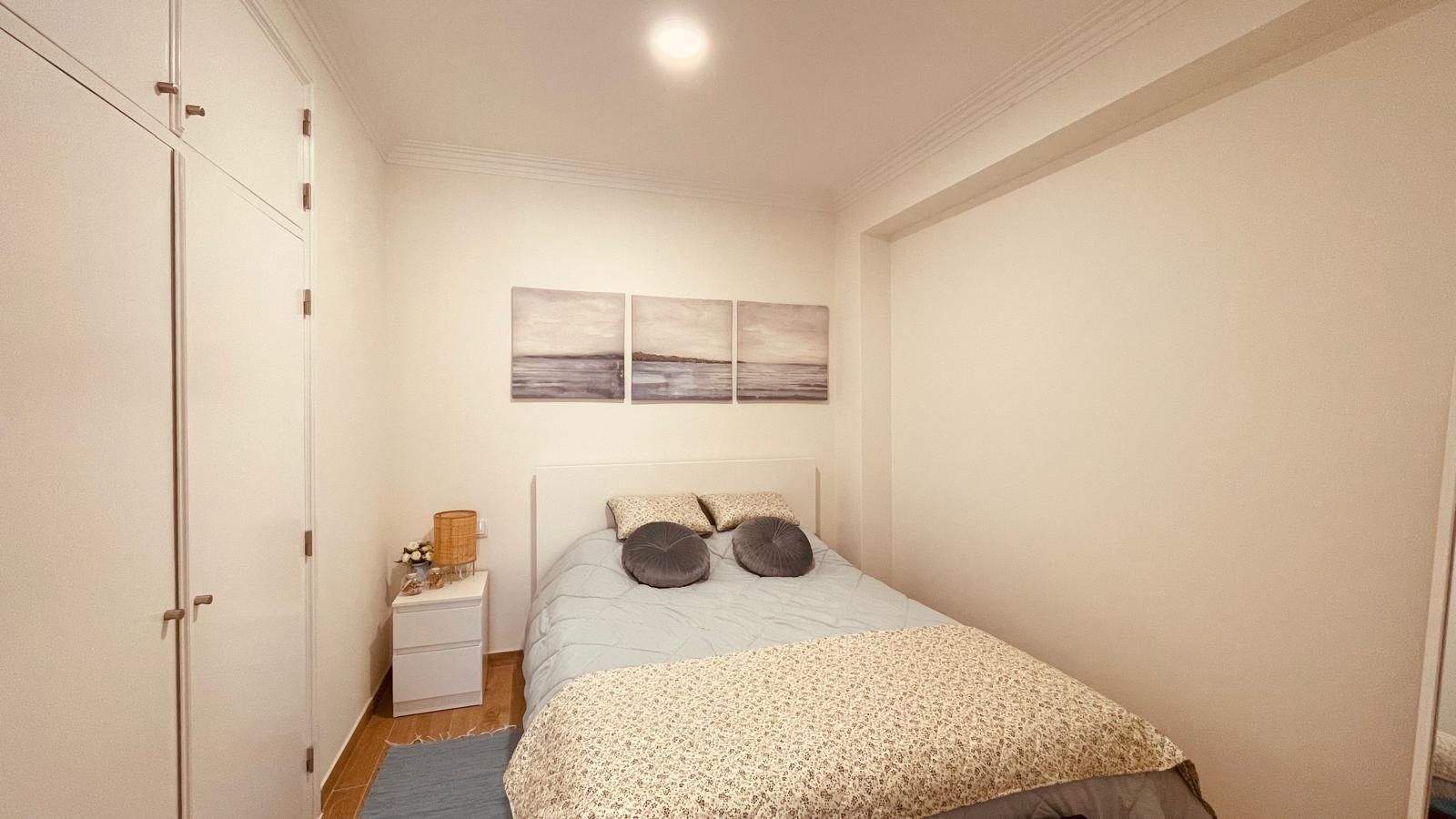 Apartamento T1 renovado na praia da Amorosa