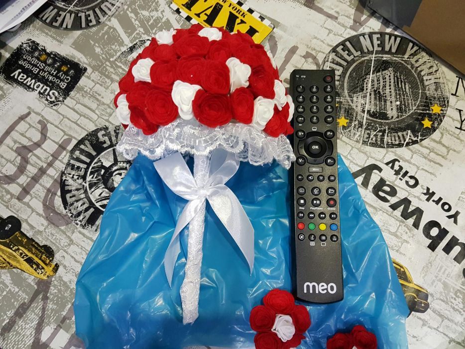 Bouquet de noiva e outro para mandar e 5 Lapelas