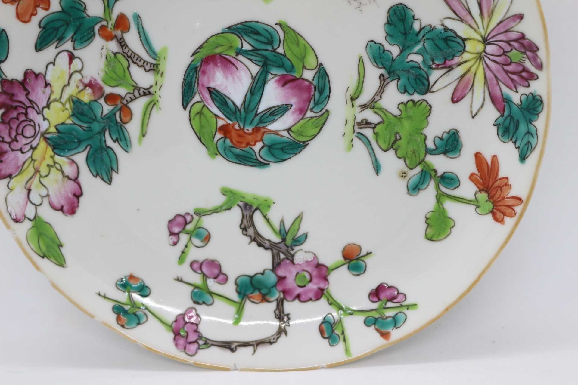 Prato Porcelana Chinesa Família Rosa vegetalista Séc. XIX 17,5 cm