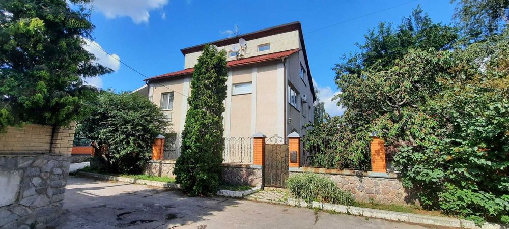 Центр. Продам будинок в елітному районі