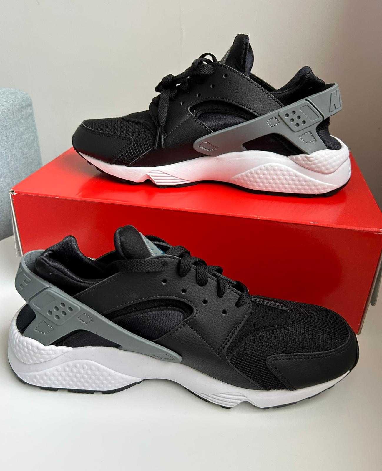 Nowe Buty Nike Huarache - Rozmiar 42.5 / 27 cm