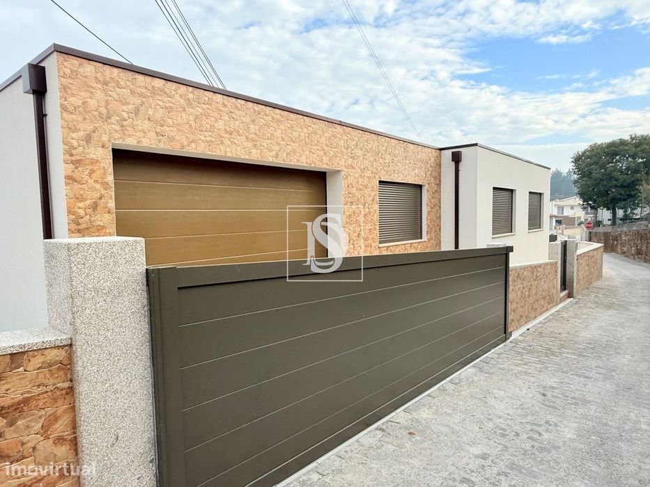 Andar Moradia T2, NOVO, Moderno e Privado, a 4 minutos do Centro de Ba