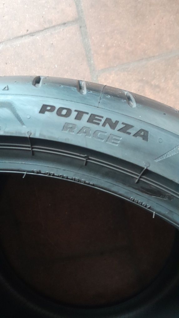 Pneus Bridgestone potenza race 235,35,19