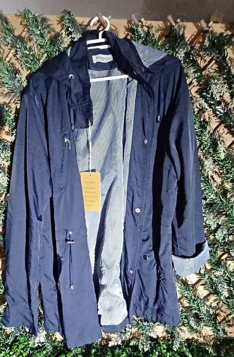 Parka   nova com etiqueta  tamanho  xxl