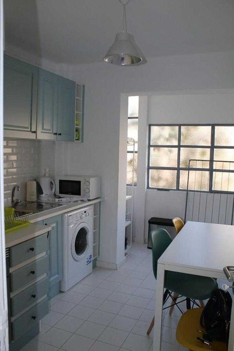 Quarto em Benfica com contrato