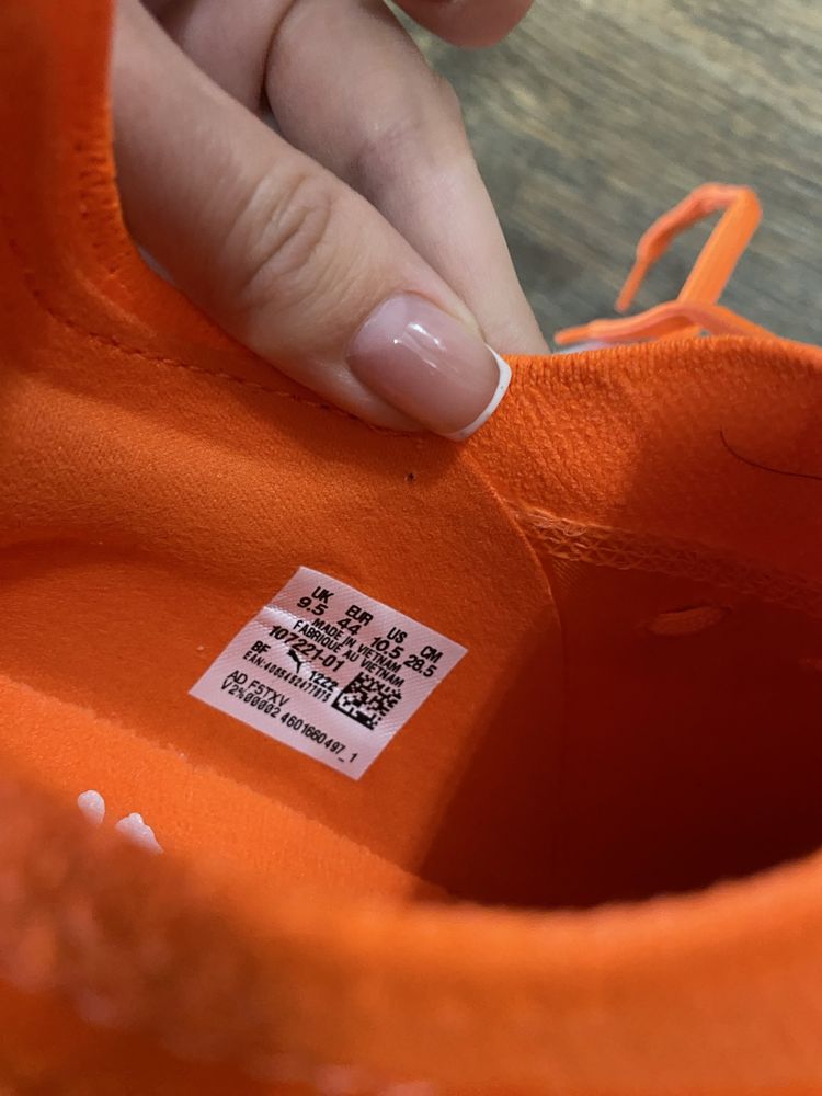 Нові футбольні кросівки Puma