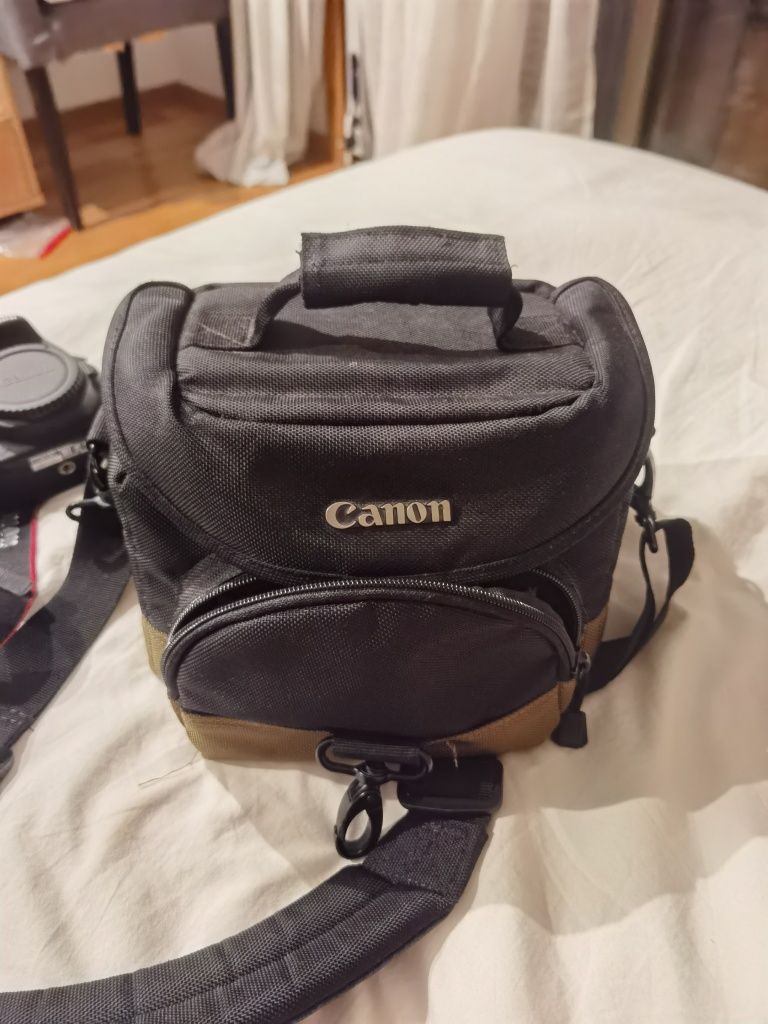 Canon EOS 1200D com acessórios