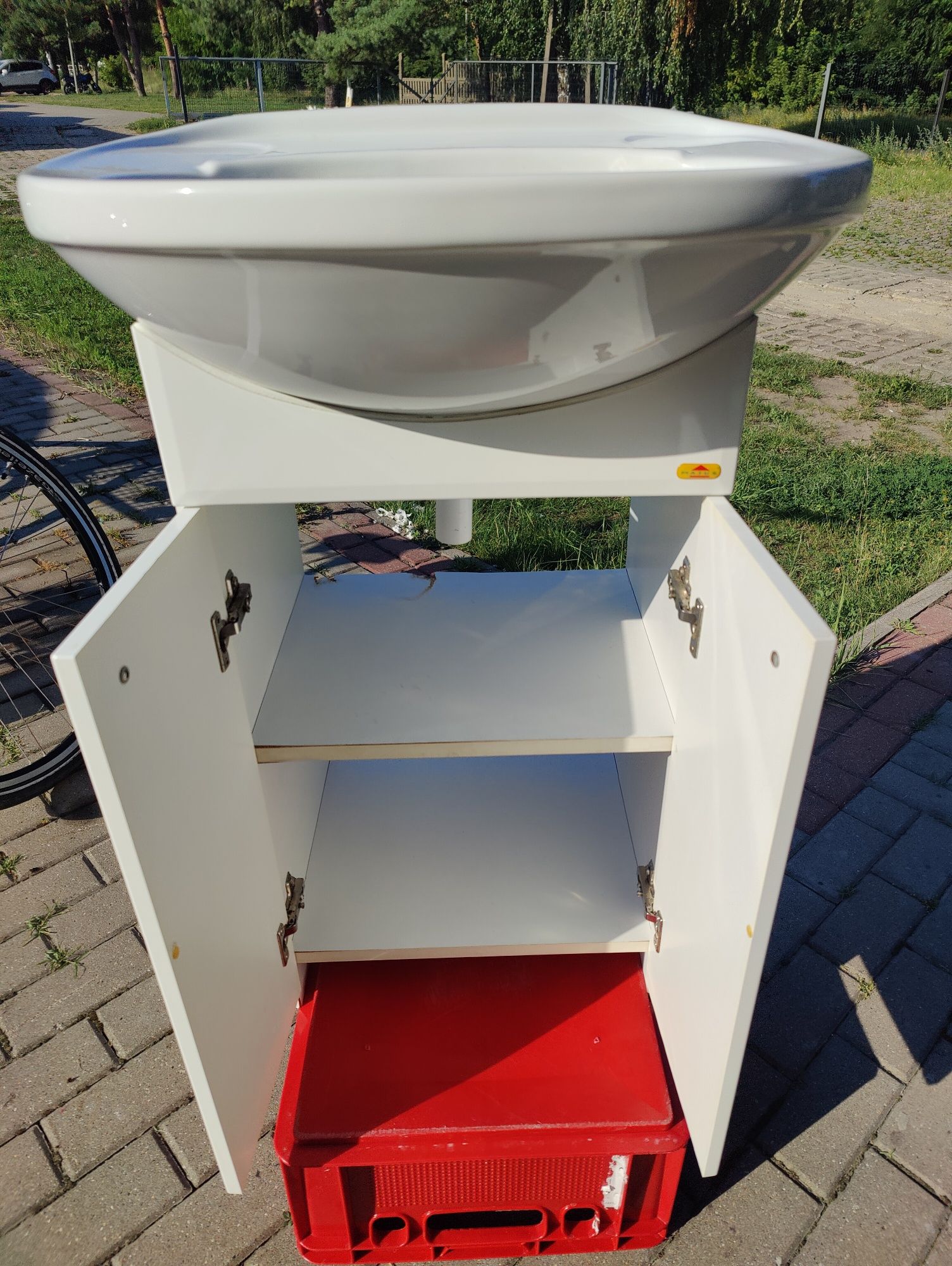 Szafka łazienkowa z umywalką Cersanit