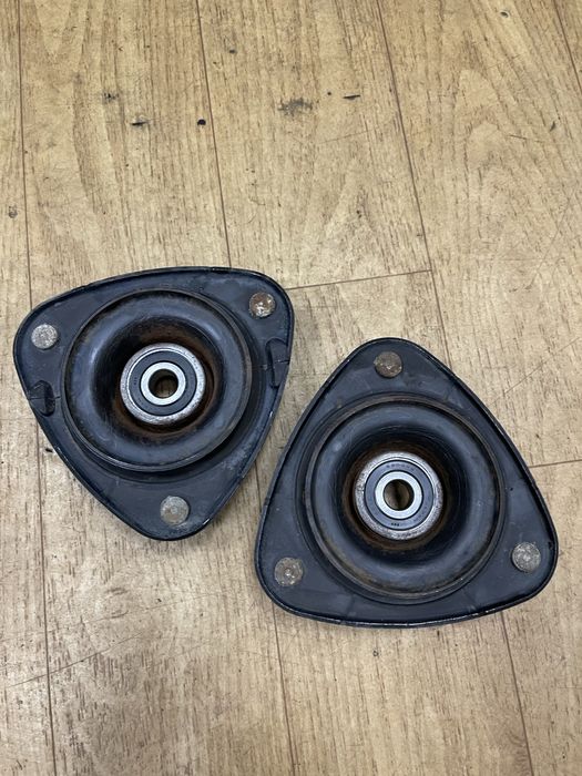 Опоры передних стоек оригинал subaru outback 2018