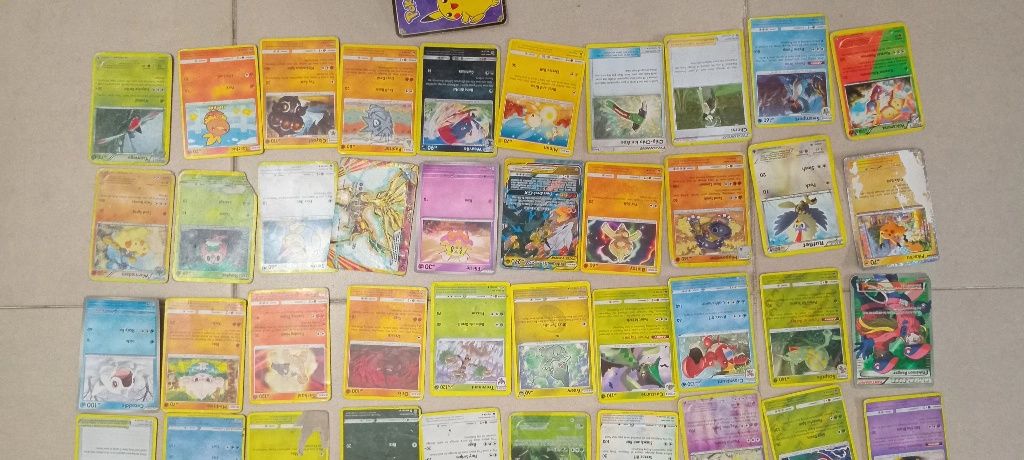 80 cartas pokemom para venda