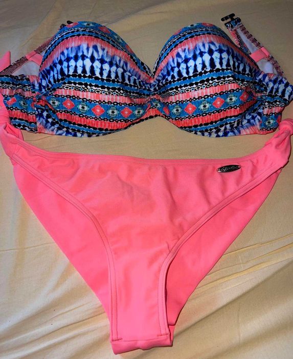 роздільний купальник розміру S сток aquarilla