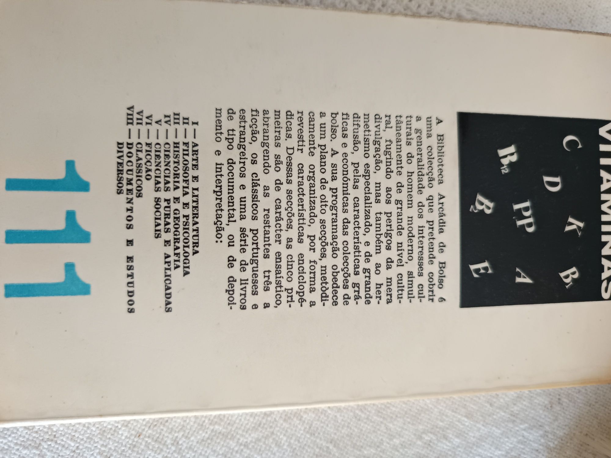 Livro As vitaminas "Suzanne Gallot. 1970.