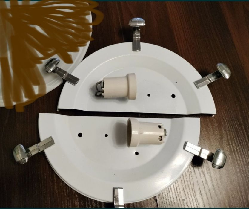 Kinkiety ścienne bez kloszy