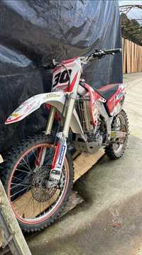 - Moto de Pista  CRF 450