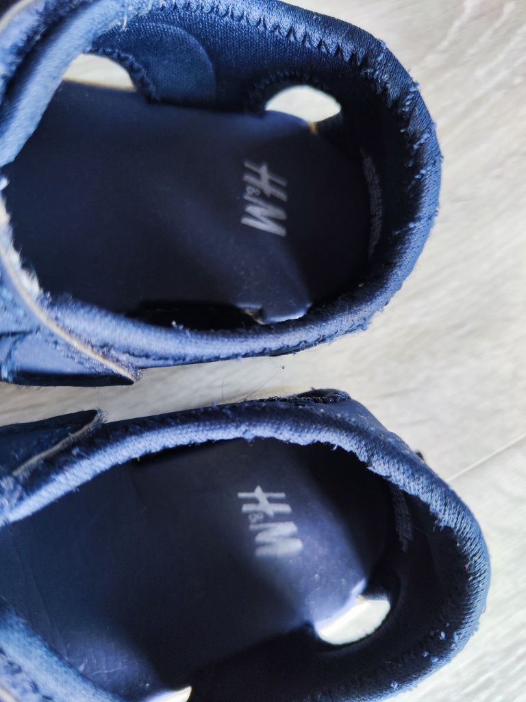 Sandałki dziecięce H&M 22 na rzepy