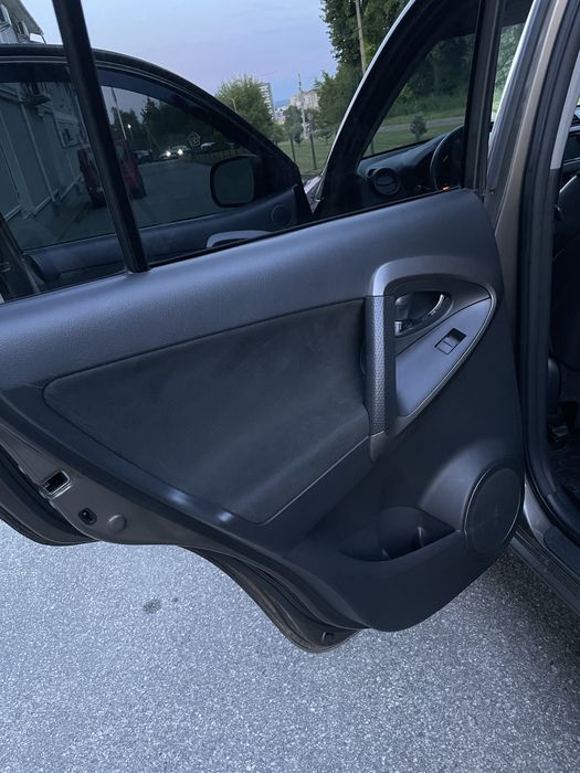 Автомобіль у чудовому стані.