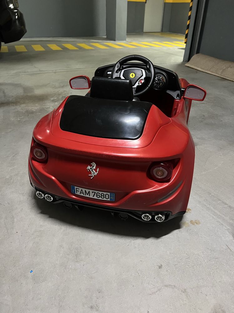 Vendo Ferrari eletrico de passeio para criança