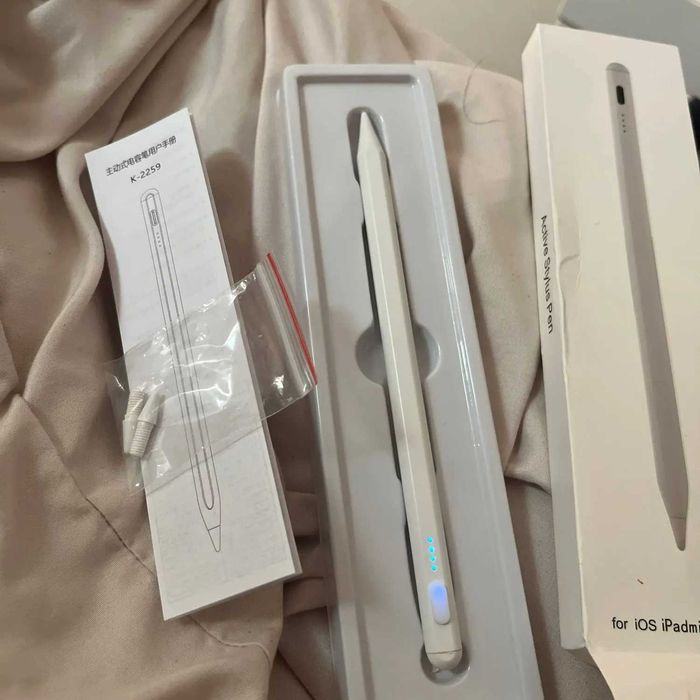 Стилус - ручка для планшета Apple Pencil з світлодіодними індикаторами