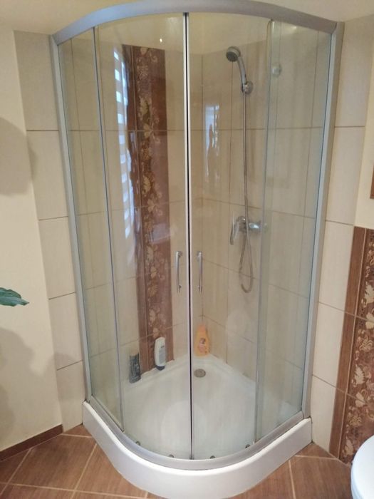 Kabina 90x90 szklana z brodzikiem akrylowym