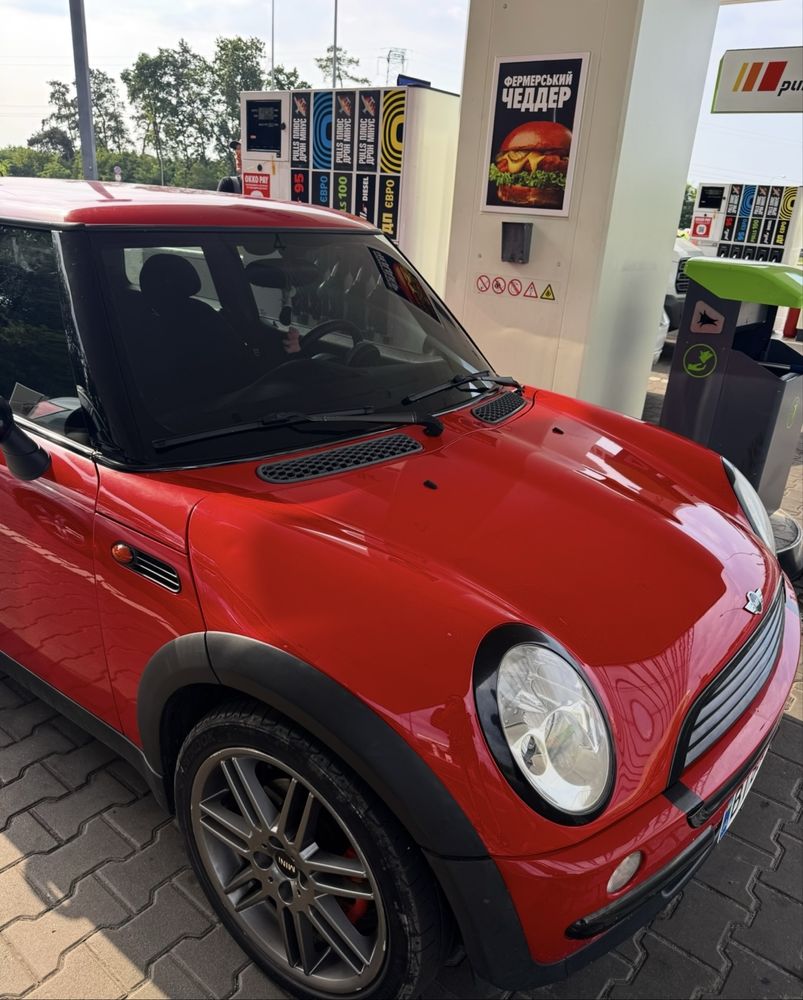 Продаю своє авто MINI Hatch One2002