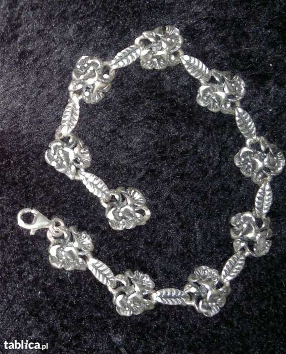 srebrny komplet różyczek-bransoletka-pierścionek-kolczyki-wisiorek