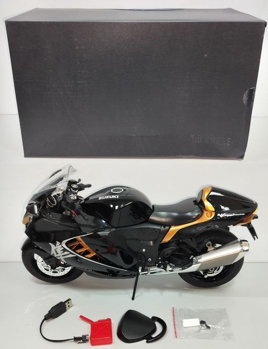 Уценка SUZUKI GSX1300R Hayabusa модель мотоцикла 1:6 со звуком светом