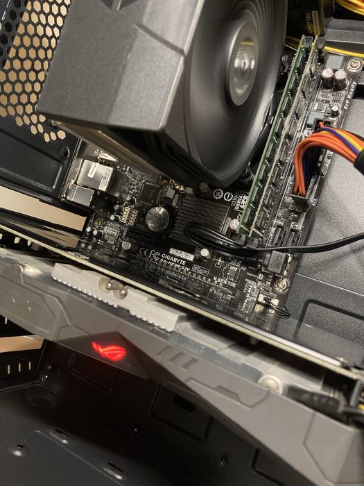 Komputer do gier i5-4460 / GTX 1050 Ti / 16GB RAM / SSD 250GB / WIN 10