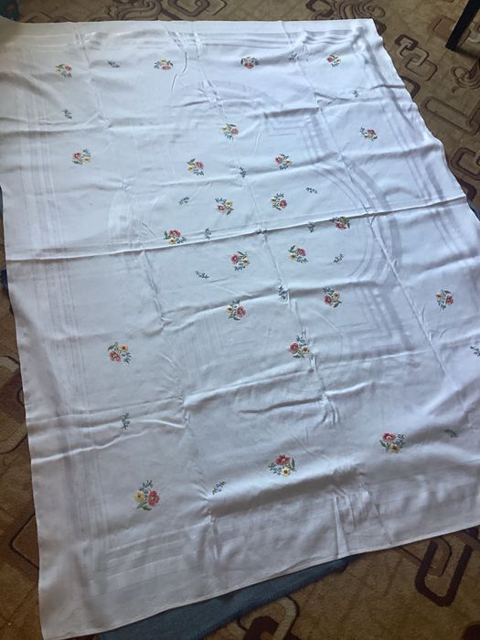 Вышивка Розы ковровая вышивка 40/40 см