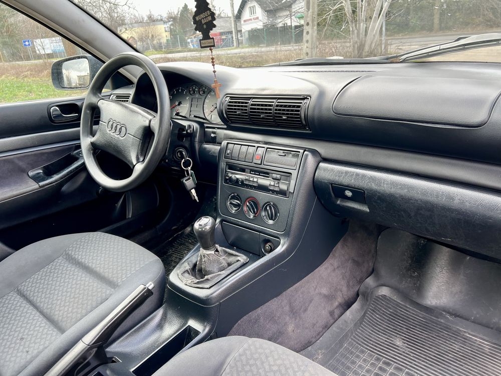Audi A4 B5 1.6 benzyna