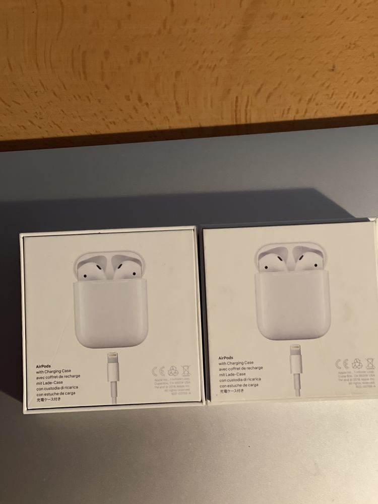 Коробка AirPods