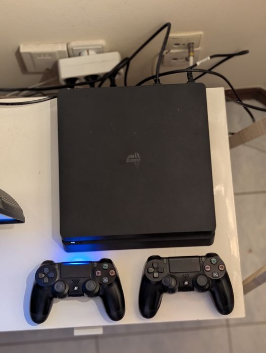 Ps4 Slim 1 TB - 2 Comandos Originais