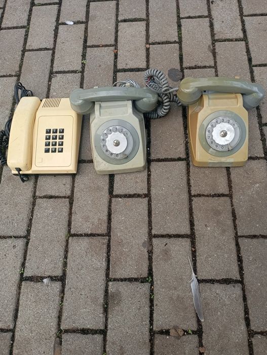 Vendo telefone muito bonito bom estado antigos