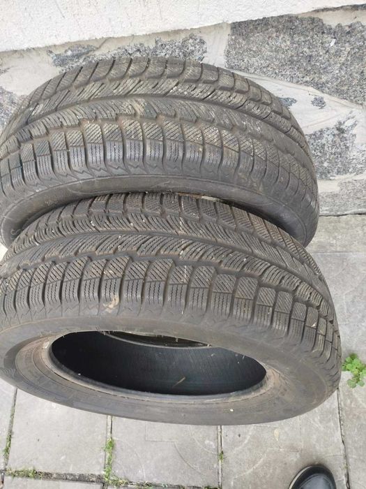 Шини зимові 215/60 R16