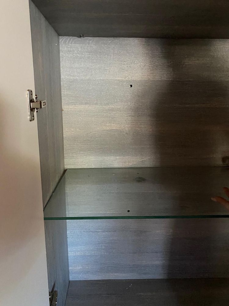 Armario de sala com preteleiras