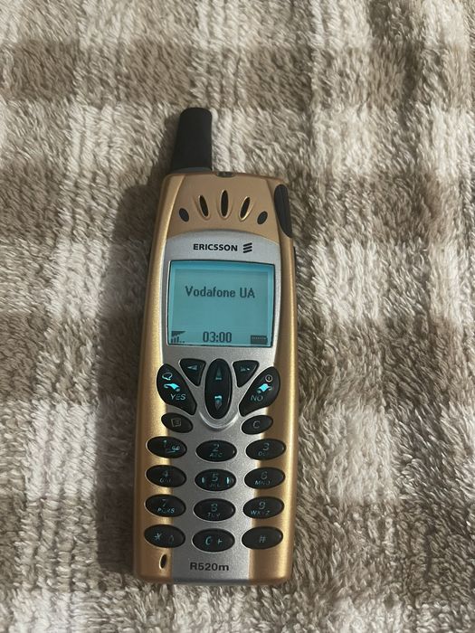 Ericsson R520m,ретро телефон