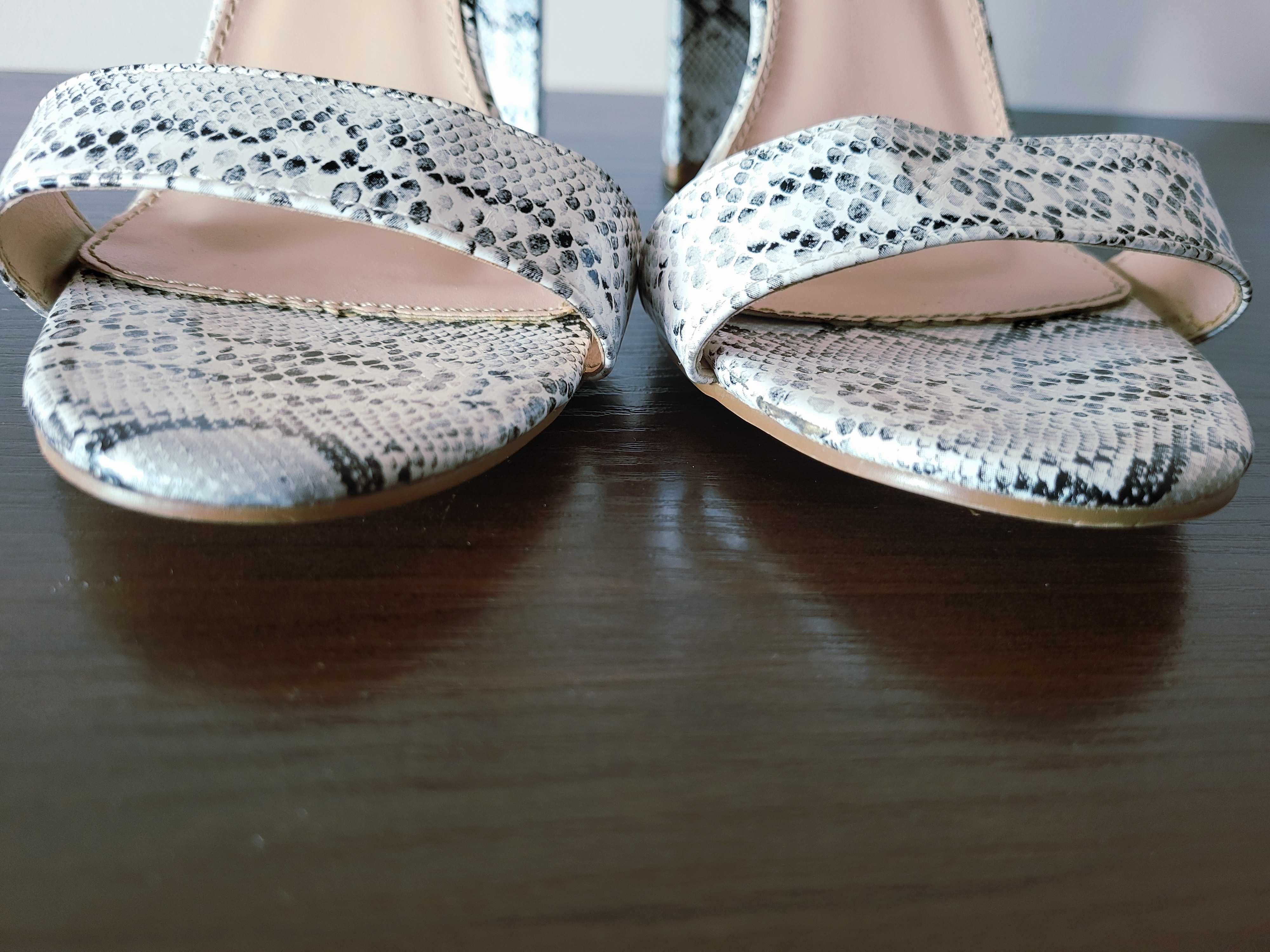 Day- vine shoes, rozmiar 39