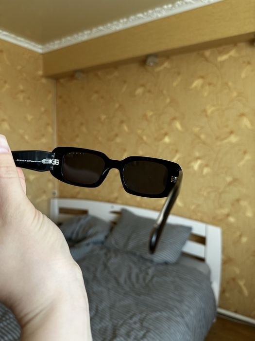 Сонцезахисні окуляри від фірми «casta»