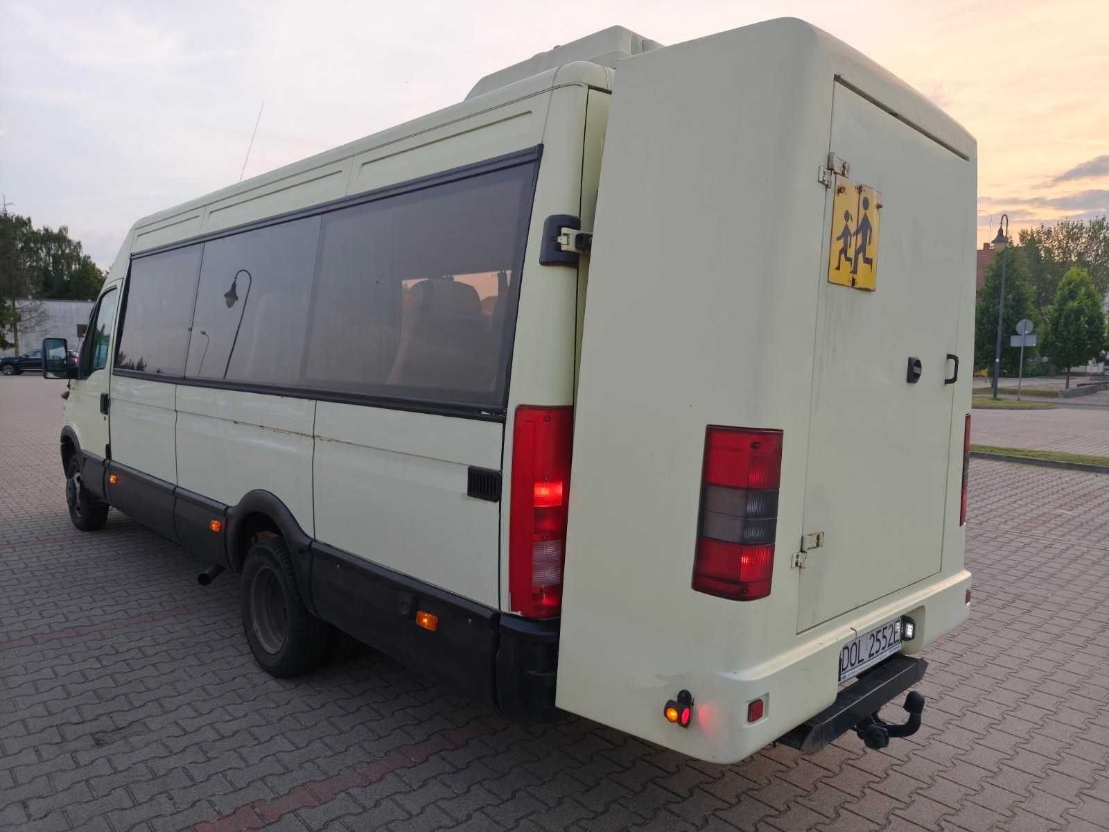 Iveco Daily 50C15 KLIMA Nawiewy 19+1 Zadbany Nowe opony