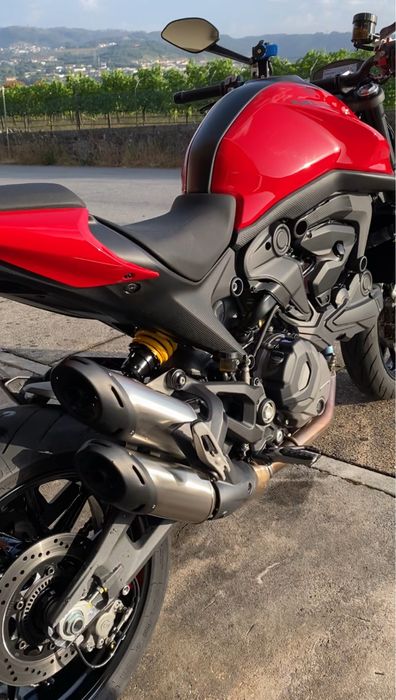 Ducati Monster 937 Red