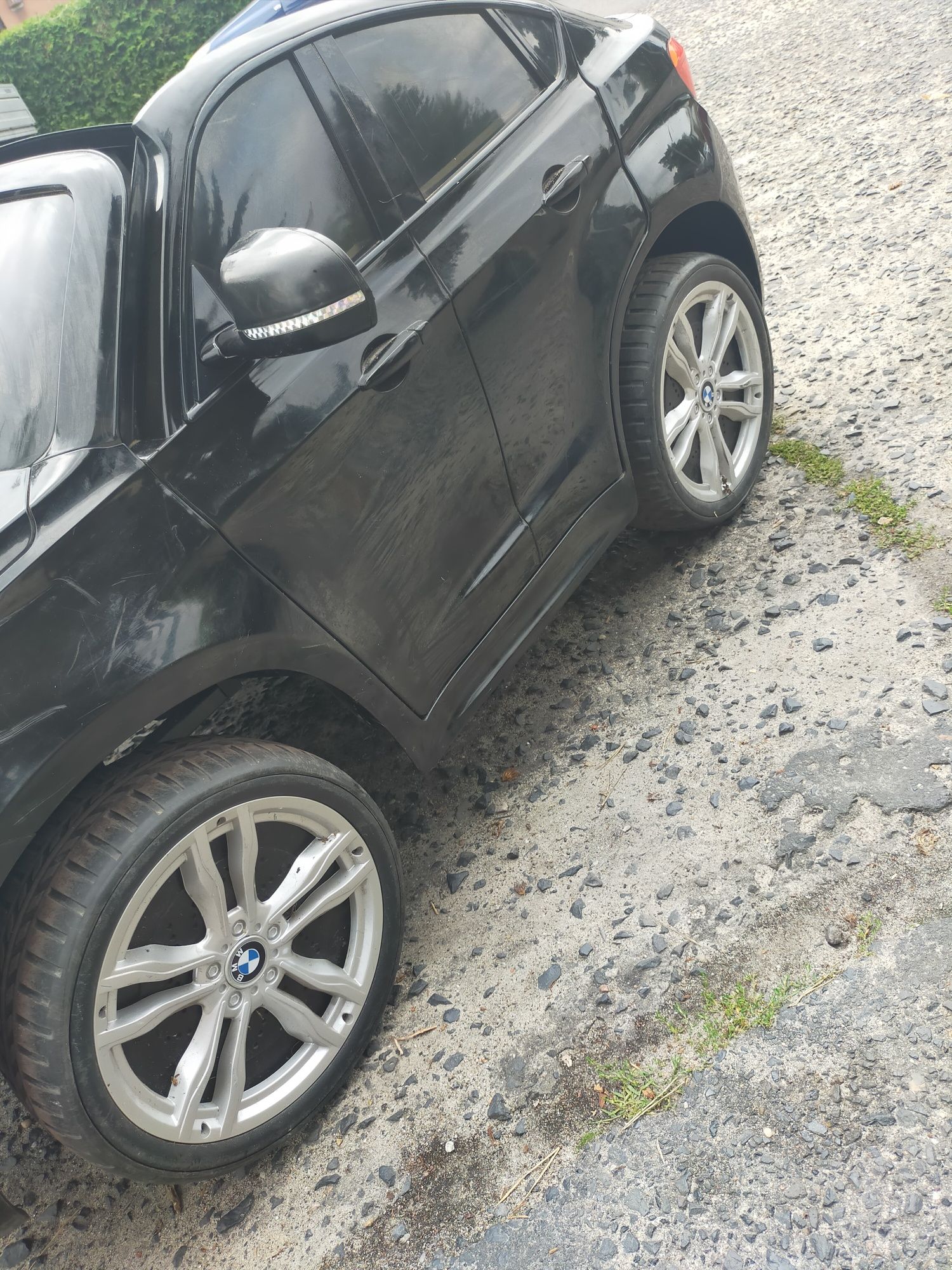 Samochód dla dzieci BMW X6M