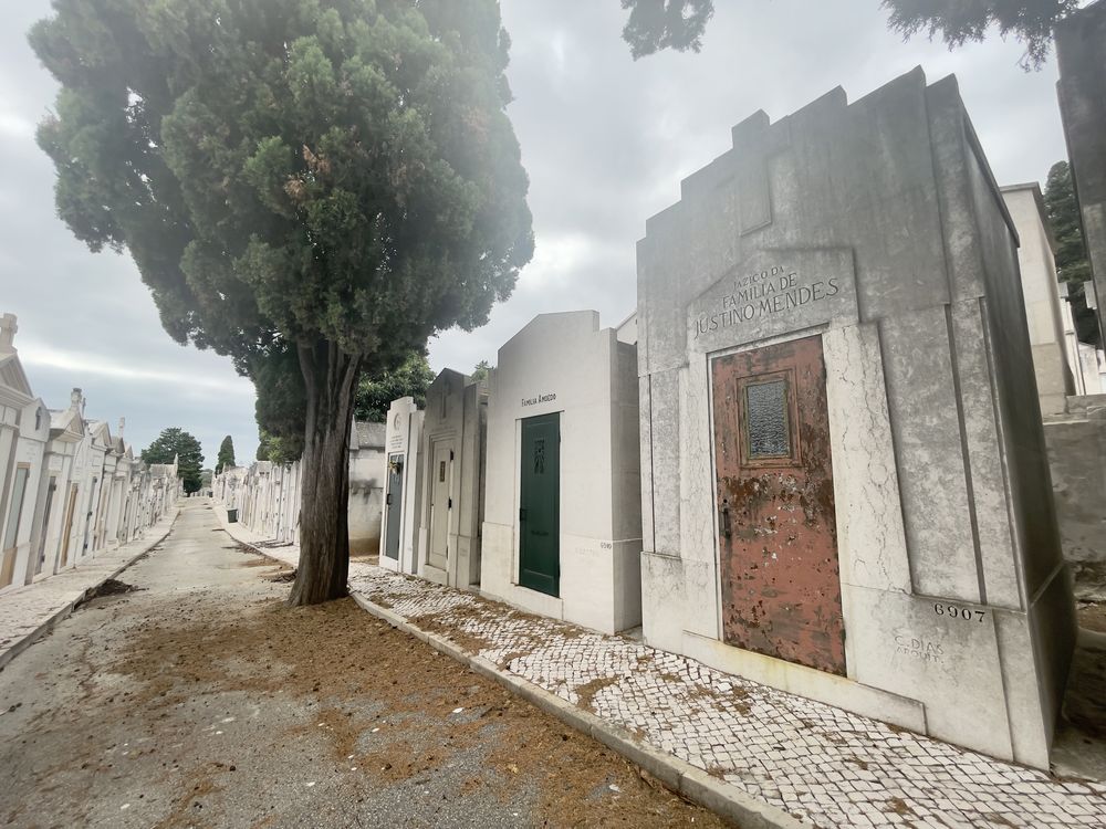 Jazigo no Cemitério dos Prazeres, em Campo de Ourique, Lisboa