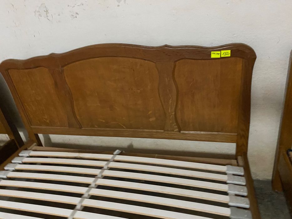 Łóżko Ludwikowskie 140x200 z Masywnym Stelażem – Elegancja i Komfort