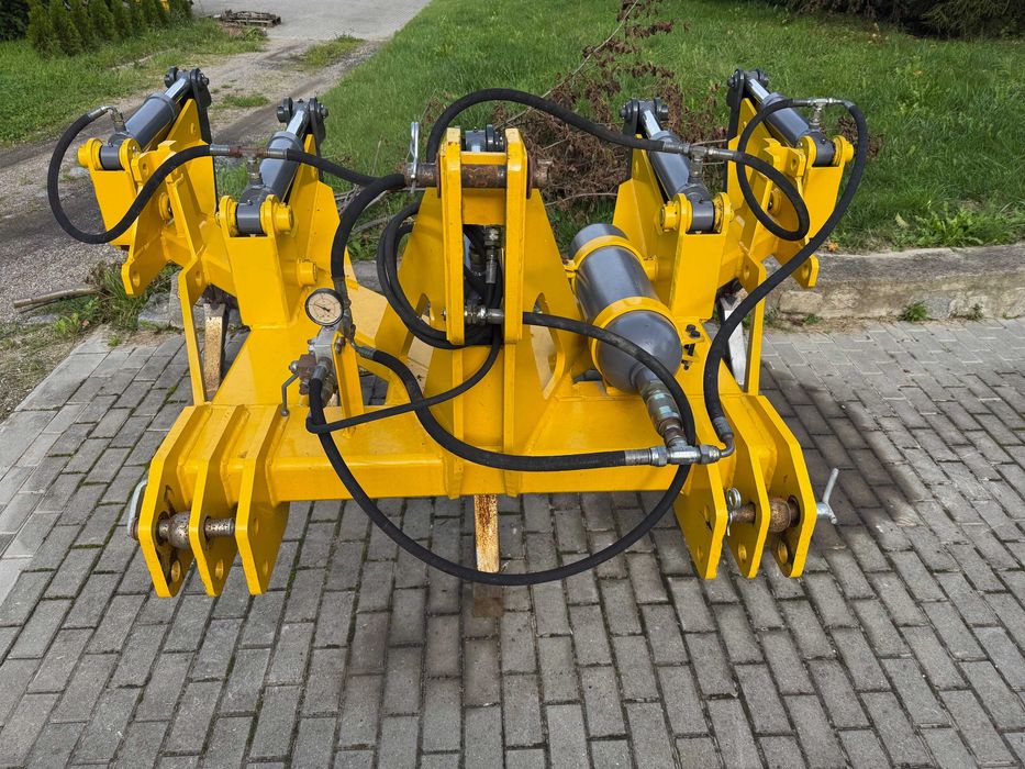 Głębosz – pług dłutowy marki DONDI do głębokiej uprawy